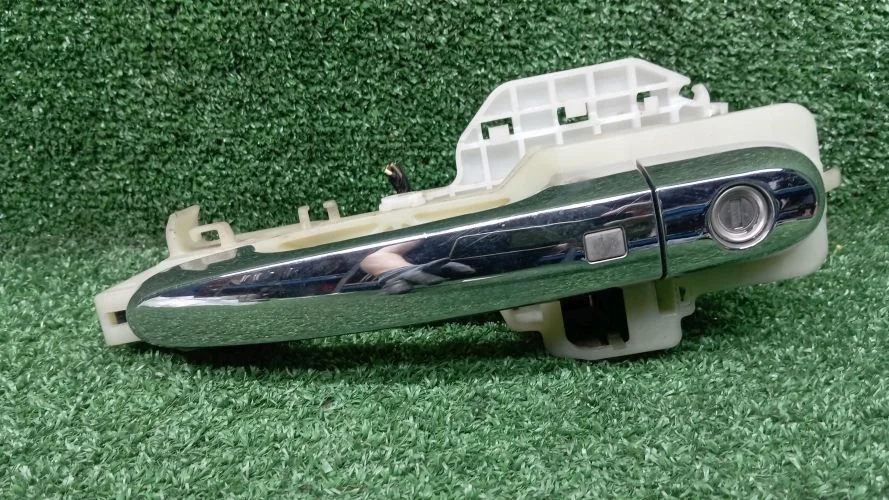 ручка двери внешняя Kia D4HA XM Kia Sorento D4HA XM 826552P700,826512P810,826512P710