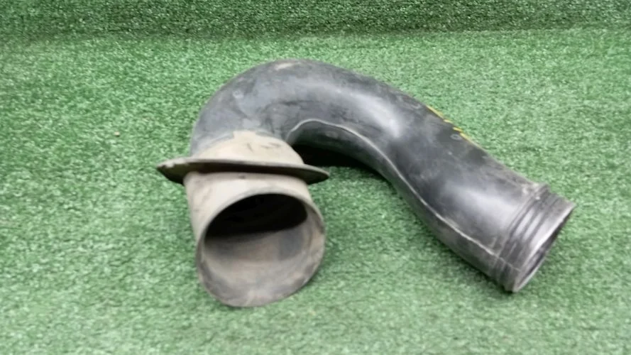 патрубок воздушного фильтра Chevrolet Z20S1 C100 Chevrolet Captiva Z20S1 C100 96829526