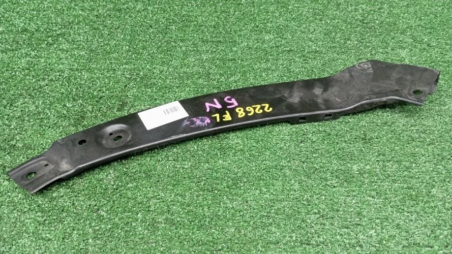 верхняя планка рамки радиатора Volkswagen CBAB,CFF,CCTA 5N1 Volkswagen Tiguan CBAB,CFF,CCTA 5N1 5N0806929A