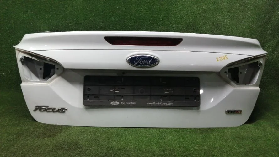 крышка багажника Ford TXDB,UFDB,D4204T CB8 Ford Focus 3 TXDB,UFDB,D4204T CB8 1796141