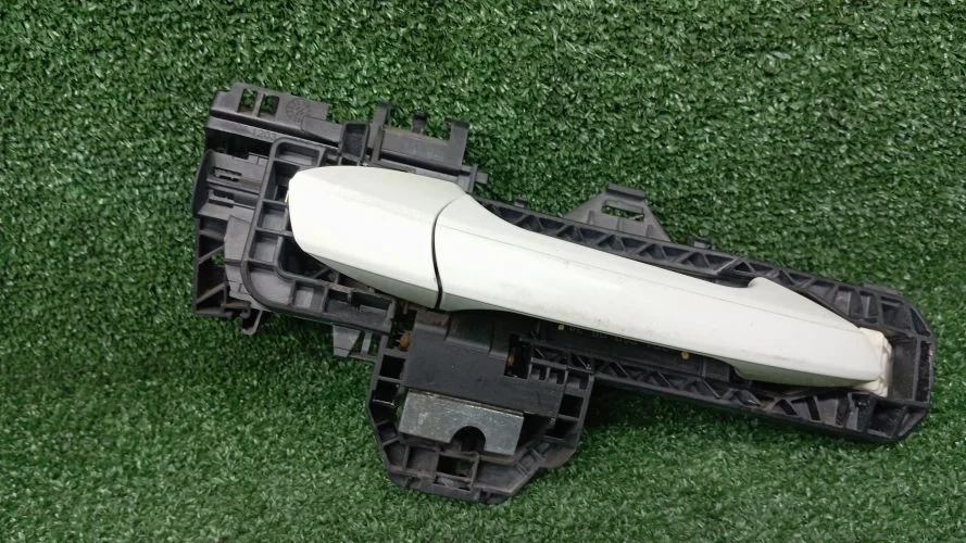 ручка двери внешняя Mercedes-Benz 272988 A207 Mercedes-Benz E-Class 272988 A207 A2047600834,A2047601234,A2047602434,A2047600270