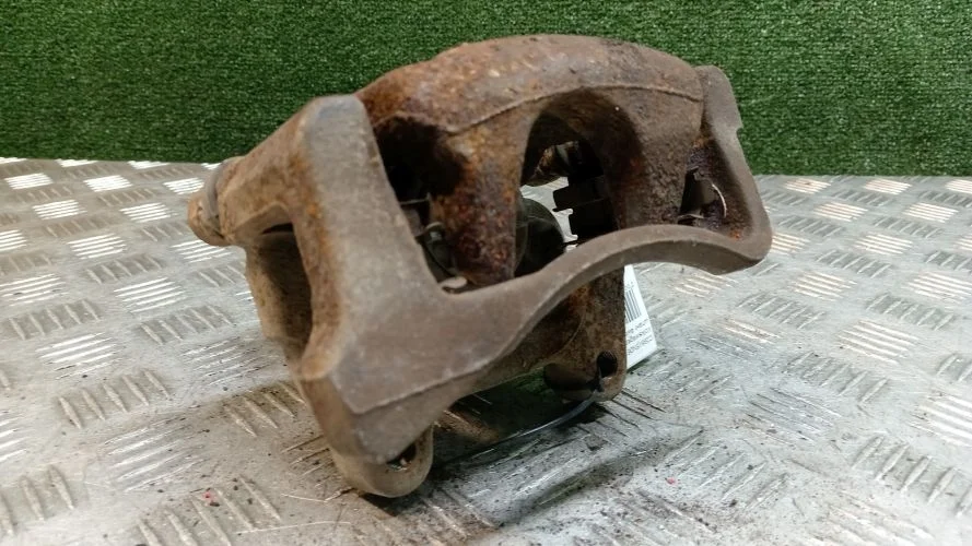суппорт Volkswagen CBAB,CFF,CBBB,CBFA,CCTA,CFFB,CUWA 5N1,357,3C2,3C5,358,5N2 Volkswagen Tiguan CBAB,CFF,CBBB,CBFA,CCTA,CFFB,CUWA 5N1,357,3C2,3C5,358,5N2 5N0615403