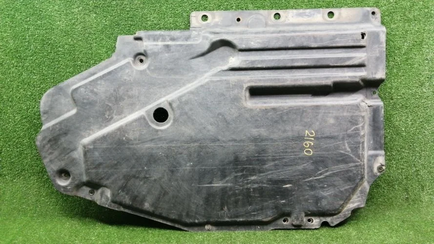 защита топливного бака Bmw M57B30,N52B30,N52B30A E70 Bmw X5 M57B30,N52B30,N52B30A E70 51757158406