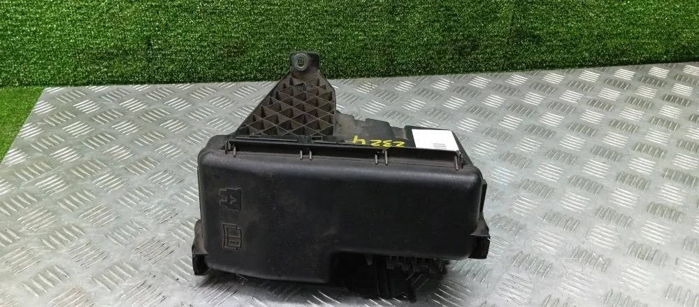 блок предохранителей Volvo D5244T,B6324S,D5244T4 CZ71,C71,CM71 Volvo Xc90 D5244T,B6324S,D5244T4 CZ71,C71,CM71 30797010,30728133