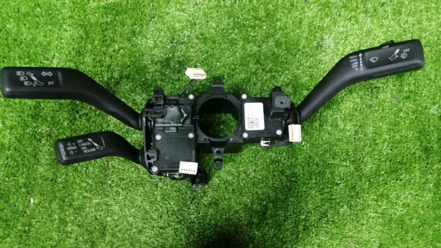 блок подрулевых переключателей Volkswagen CBAB B6 Volkswagen Passat,Passat Cc CBAB B6 3C9953502B