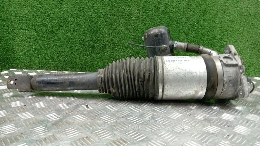 стойка Audi BVJ,BPK,BVN 4E2,4E5 Audi A8 BVJ,BPK,BVN 4E2,4E5 4E0616001N