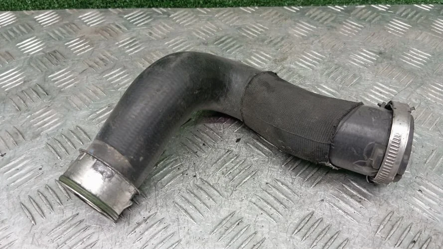 патрубок интеркулера Audi,Volkswagen BUG,BKS 4LB,7LA Audi,Volkswagen Q7,Touareg BUG,BKS 4LB,7LA 7L6145738A,7L6145738