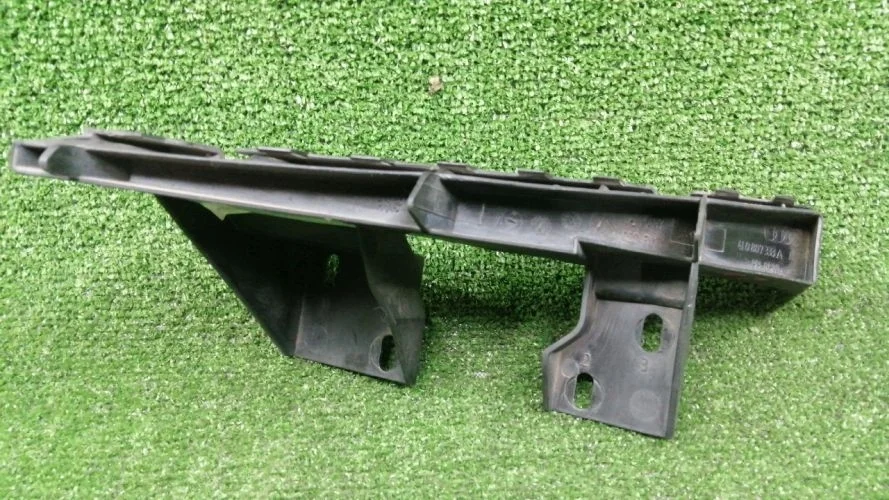 крепление бампера audi bug 4lb audi q7 bug 4lb 51113400919