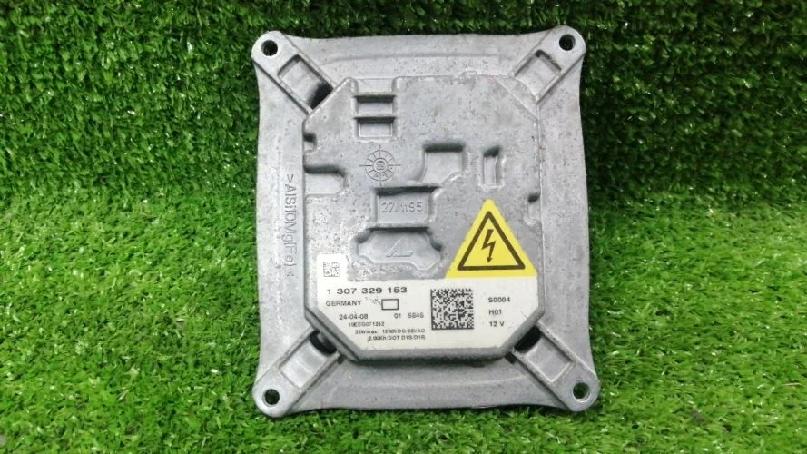 блок розжига ксенона Bmw N47D20A,306D3,N52B30AF E83,E70 Bmw X3,X5 N47D20A,306D3,N52B30AF E83,E70 1307329153,63117182520