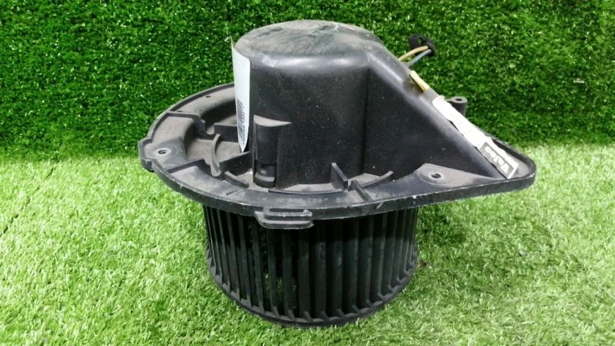 мотор печки Audi ALZ 8D2 Audi A4 ALZ 8D2 8D2820021