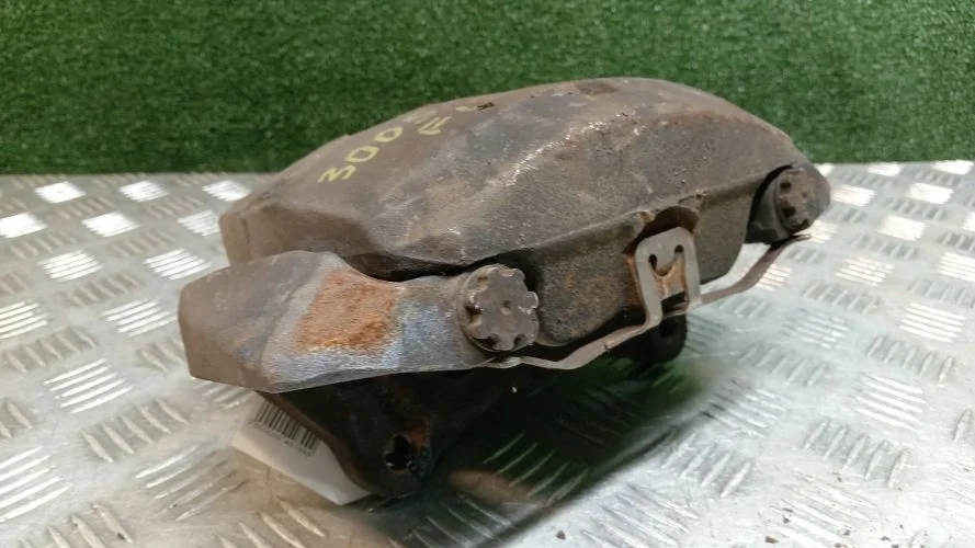 суппорт Audi CNHA 4G2 Audi A6 CNHA 4G2 4G0615123C