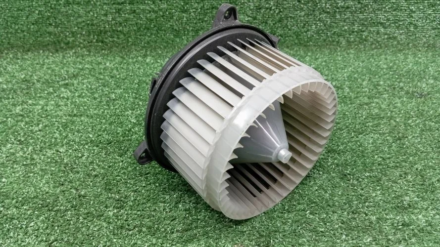 мотор печки Chevrolet F16D4,F18D4,LTD J300,V300 Chevrolet Cruze,Malibu F16D4,F18D4,LTD J300,V300 13263279,52427102