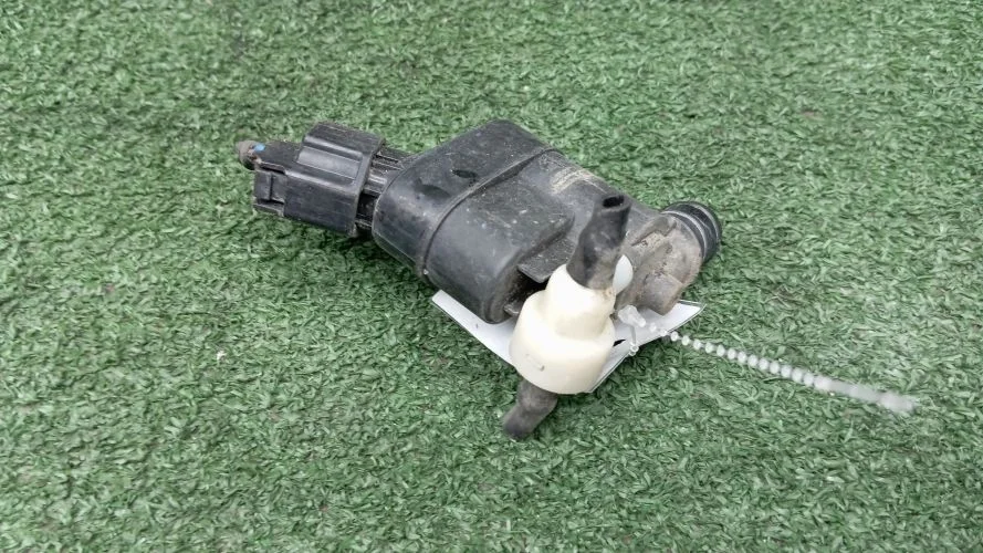 мотор омывателя Kia D4HE,D4HA,G4NC MQ4,QL,RP Kia Sorento,Sportage,Carens D4HE,D4HA,G4NC MQ4,QL,RP 985102W500