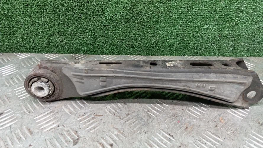 рычаг поперечный Kia,Hyundai G6DG,G4ND,L4NA YG,JF,LF Kia,Hyundai K7,K5,Sonata G6DG,G4ND,L4NA YG,JF,LF 55260D4500,55260D4700,55260C1500