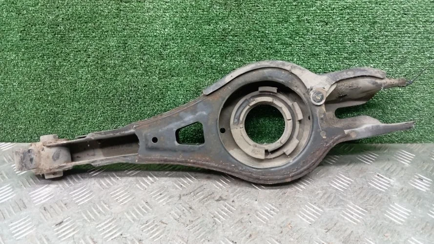 рычаг поперечный Kia G6DG YG Kia K7 G6DG YG 55220F6200,55220F6300