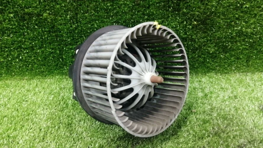 мотор печки Volvo D5244T AS60 Volvo S80 D5244T AS60 31291516