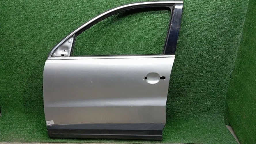 дверь боковая Volkswagen CAVA,CBAB,CFF,CCTA,CFFB 5N1 Volkswagen Tiguan CAVA,CBAB,CFF,CCTA,CFFB 5N1 5N0831055B
