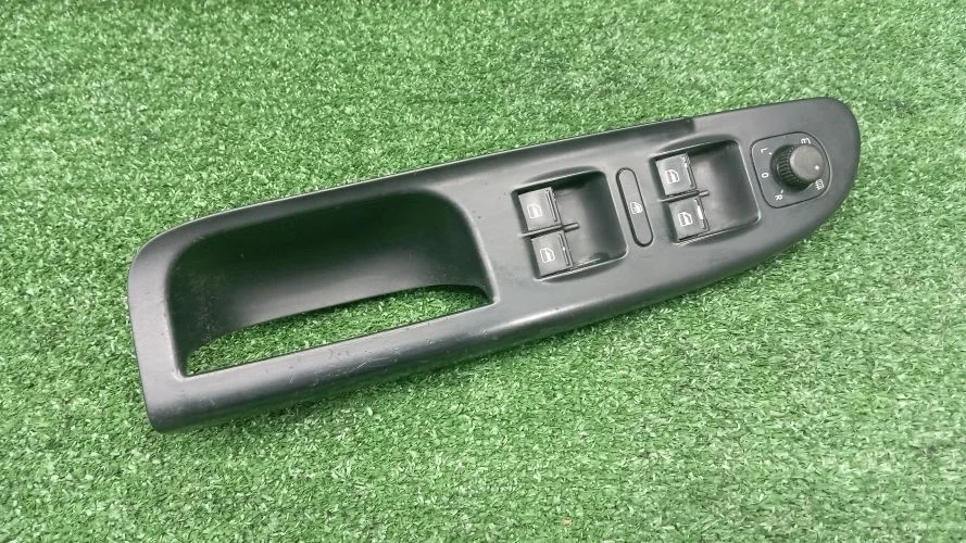 блок управления стеклами Volkswagen BVY,CBAB,BPY,CCTA 3C2,3C5,B6,5N1 Volkswagen Passat,Tiguan BVY,CBAB,BPY,CCTA 3C2,3C5,B6,5N1 1K4959857B