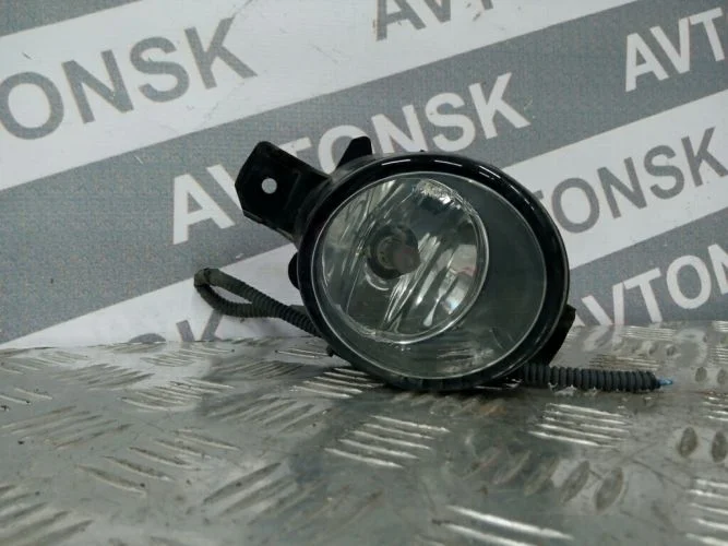 туманка Nissan vq25 J32 Nissan Teana vq25 J32 261508990A