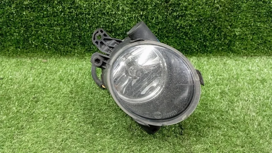 противотуманная фара Volvo D5244T4,D5244T10 AS71,AS60,AS70 Volvo S80 D5244T4,D5244T10 AS71,AS60,AS70 31213102