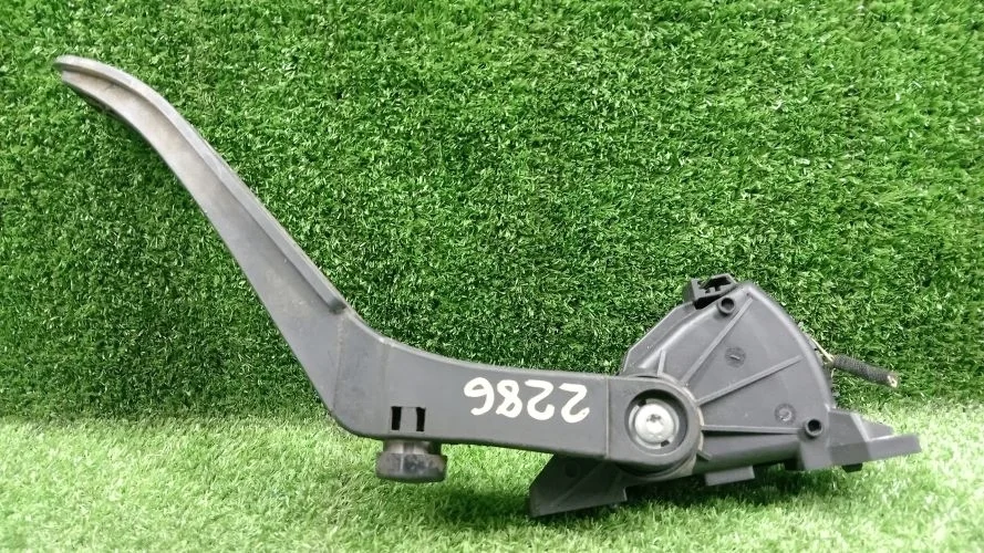 педаль газа Audi BUG 4LB Audi Q7 BUG 4LB 7L0723507D