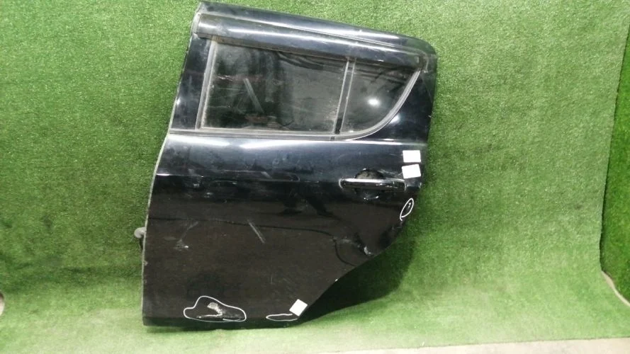 дверь боковая Suzuki K12B ZC72S Suzuki swift K12B ZC72S 6800471L00
