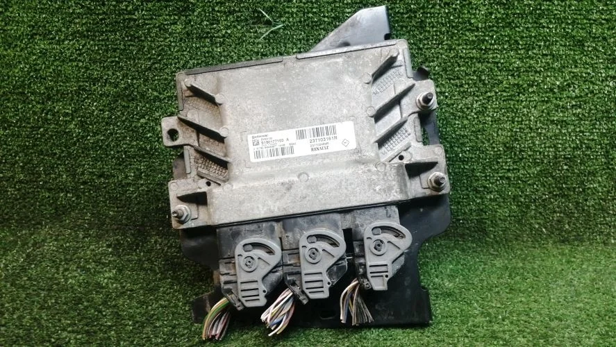 блок управления двс Renault H4M L30R Renault Fluence H4M L30R 237103161R,237102489R,S180177103A