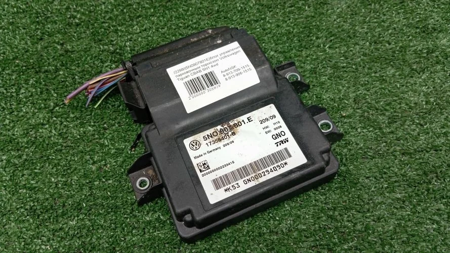 блок управления парковочным тормозом Volkswagen CBAB,CCTA 5N1 Volkswagen Tiguan CBAB,CCTA 5N1 5N0907801E,5N0907801B