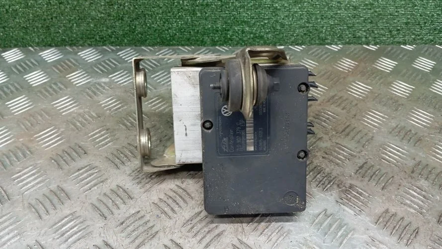блок abs Volkswagen BHK,BKS 7L,7LA Volkswagen Touareg BHK,BKS 7L,7LA 7L0907379G