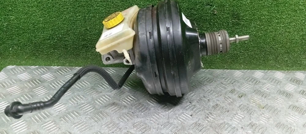 вакумник тормозной Audi BGB 8EC Audi A4 BGB 8EC 8E0612105P