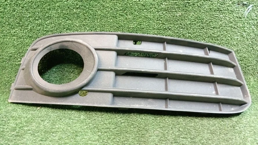 рамка противотуманной фары Audi CAEA,CAEB 8K2 Audi A4 CAEA,CAEB 8K2 8K0807682A