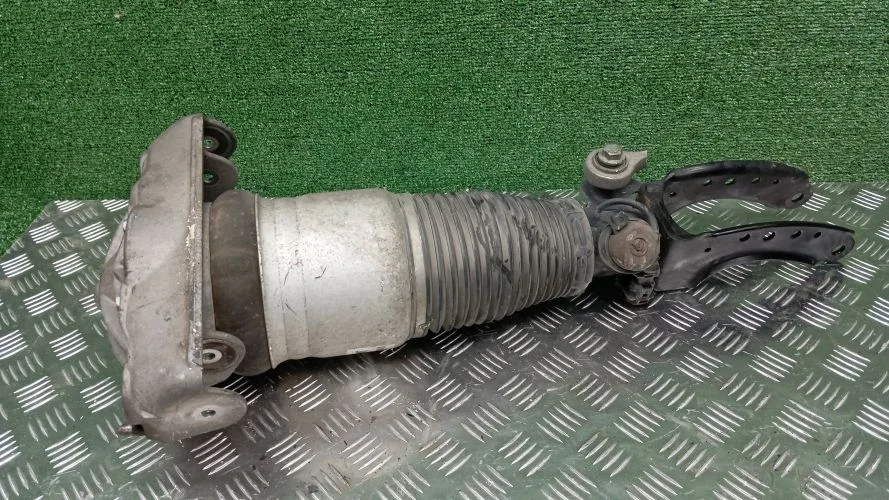 стойка Volkswagen BKS 7LA Volkswagen Touareg BKS 7LA 7L6616039D,7L6412021AG,166ATE0441FB47Q
