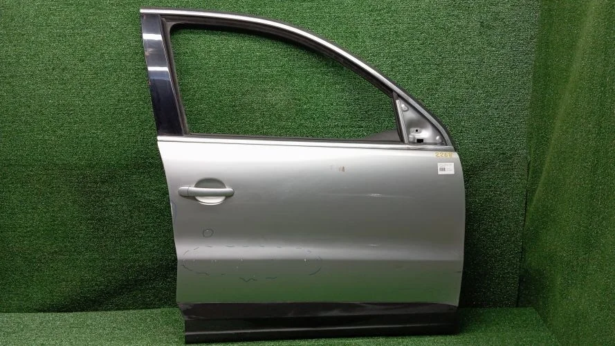 дверь боковая Volkswagen CAVA,CBAB,CFF,CCTA,CFFB 5N1 Volkswagen Tiguan CAVA,CBAB,CFF,CCTA,CFFB 5N1 5N0831056B