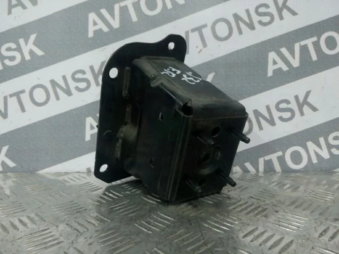 кронштейн усилителя бампера Nissan vq25 J32 Nissan Teana vq25 J32 62210JN00A