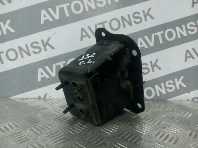 кронштейн усилителя бампера Nissan vq25 J32 Nissan Teana vq25 J32 62211JN00A