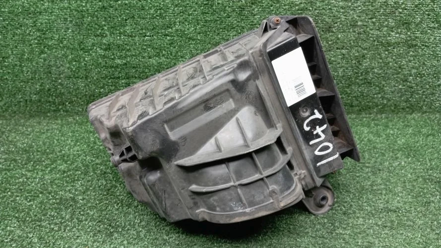 корпус воздушного фильтра Renault H4M L30R Renault Fluence H4M L30R 8200947663