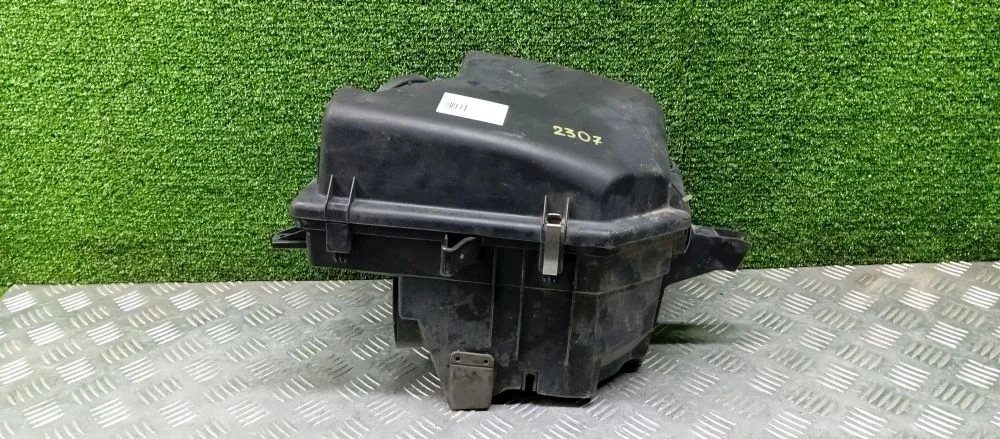 корпус воздушного фильтра Volvo B5254T2 CZ59 Volvo Xc90 B5254T2 CZ59 8638963