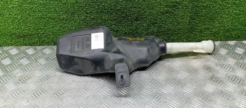 бачок омывателя Chevrolet  F16D4,F18D4,Z20D1 J300 Chevrolet Cruze F16D4,F18D4,Z20D1 J300 13260579,13260590
