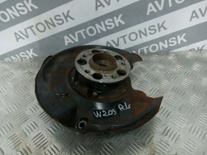 ступица Mercedes-Benz 271940 W203 Mercedes-Benz C-Class 271940 W203 A2033503908
