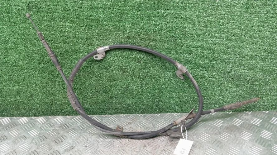тросик ручного тормоза Kia D4HA XM Kia Sorento D4HA XM 597702P600