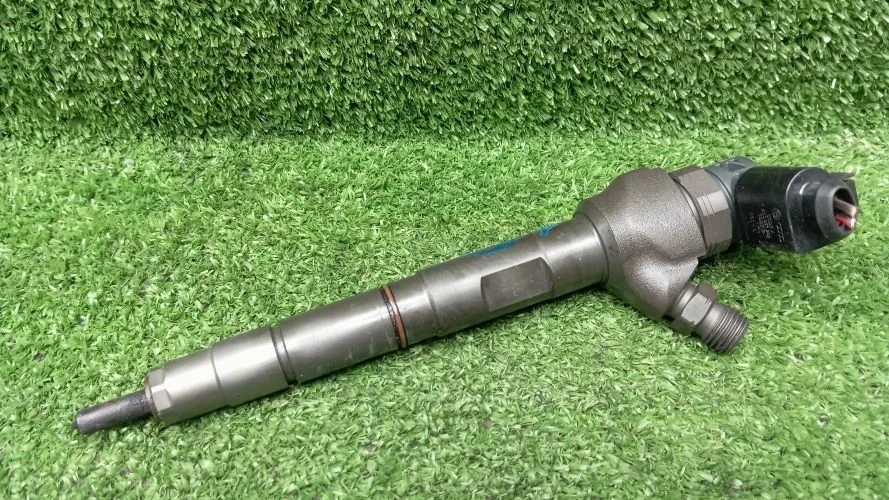 форсунка дизельная Volkswagen CFF,CFFB B7,5N1,A32 Volkswagen Passat,Tiguan CFF,CFFB B7,5N1,A32 03L130277J,0445110369