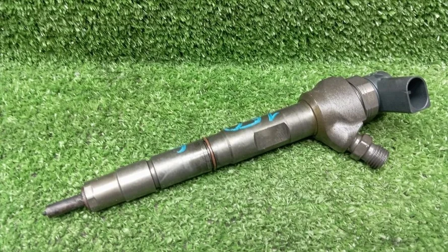 форсунка дизельная Volkswagen CFF,CFFB B7,5N1,A32 Volkswagen Passat,Tiguan CFF,CFFB B7,5N1,A32 03L130277J,0445110369