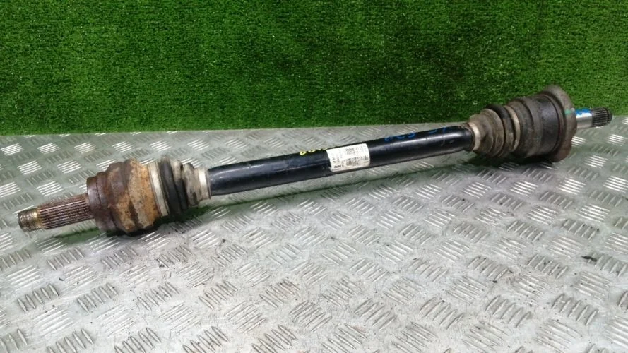 привод Bmw N52B30AF,306D3,M57B30 E70,E71 Bmw X5,X6 N52B30AF,306D3,M57B30 E70,E71 33208609838,33207568471,105381