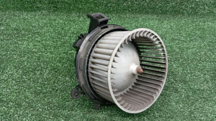 мотор печки Mercedes-Benz 271860 W204 Mercedes-Benz C-Class 271860 W204 A2048200208,A2048200008