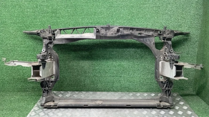 рамка радиатора Audi CDUC,CDUD 4G2,4G5,4GA Audi A6,A7 CDUC,CDUD 4G2,4G5,4GA 4G0805594C