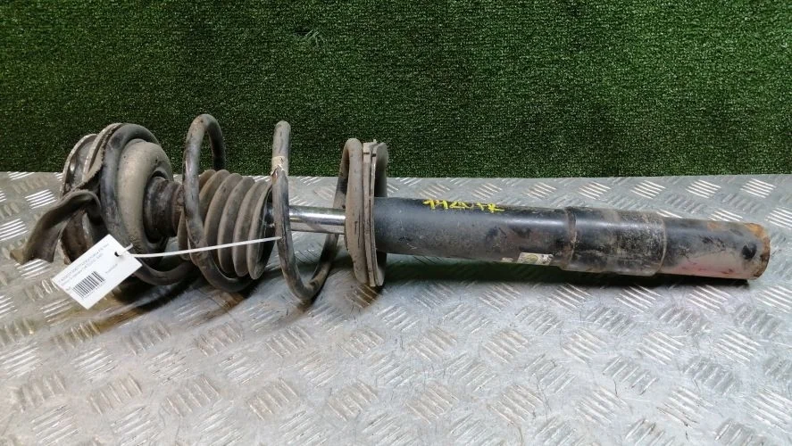стойка Bmw N52B30,N47D20A,N52B30AE,306S3,N47D20C E60 Bmw 5-Series N52B30,N47D20A,N52B30AE,306S3,N47D20C E60 31306775056,31316775056,6775056,31326764458,31326764460,31316764460