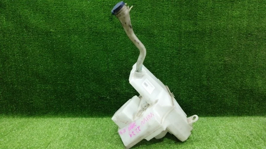 бачок стеклоомывателя Volvo D5244T,D5244T4 CM71 Volvo Xc90 D5244T,D5244T4 CM71 30663811
