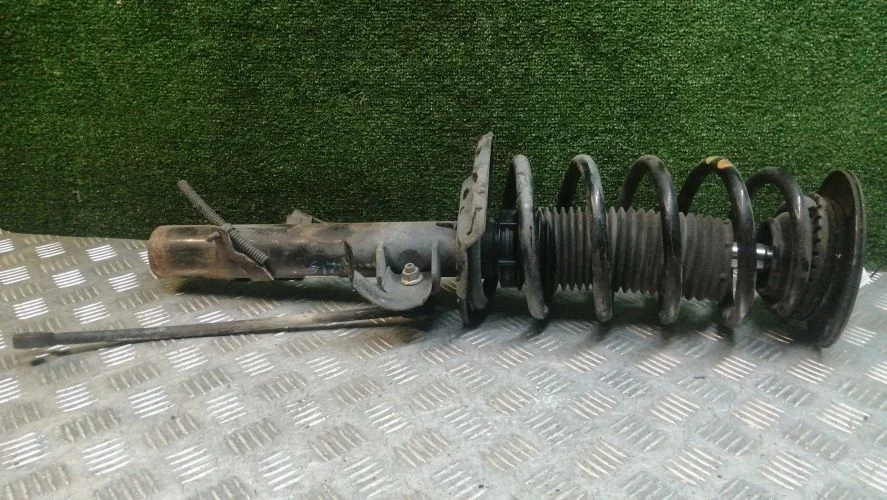 стойка Land Rover 224DT L359 Land Rover Freelander 224DT L359 LR001141,6G9118K001UAF,LR026068,AH5218K001AA,LR031665,AH5218K001AB