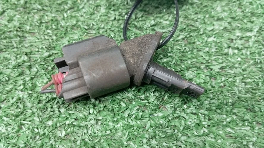 датчик abs Ford LCBD,CJBB B4Y Ford Mondeo 3 LCBD,CJBB B4Y 1386268