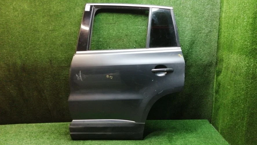 дверь боковая Volkswagen CBAB,CAVA,CFF,CCTA,CFFB 5N1 Volkswagen Tiguan CBAB,CAVA,CFF,CCTA,CFFB 5N1 5N0833055A